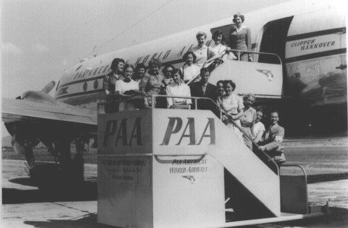 1953 An American Student group on the ramp at Vienna Austria.
